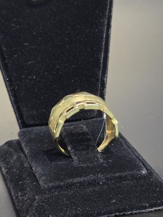 Золото 585  Кольцо Масса: 2.3