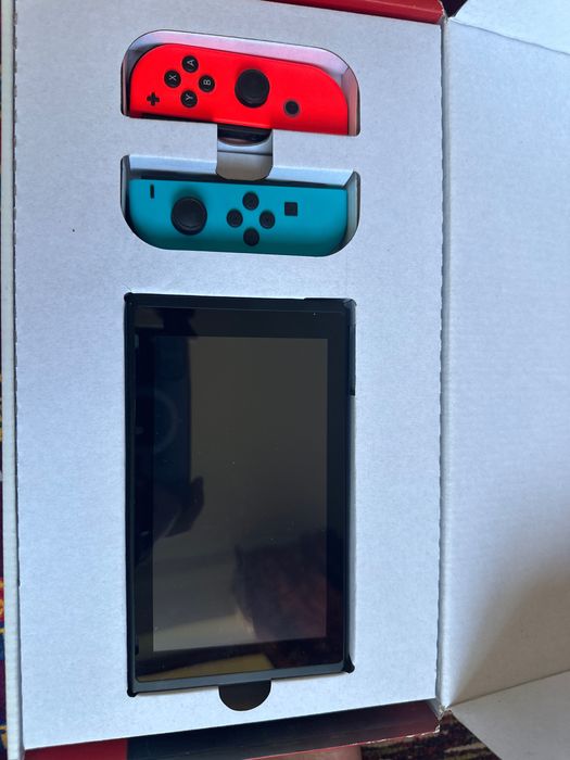 Продается Nintendo Switch новый