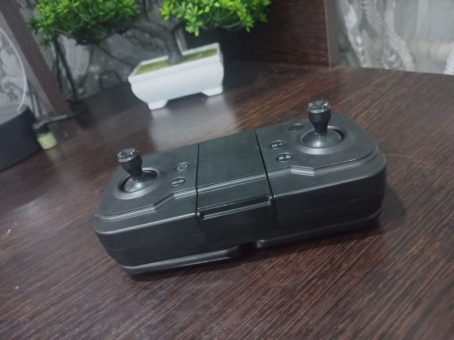 Квадрокоптер почти новый