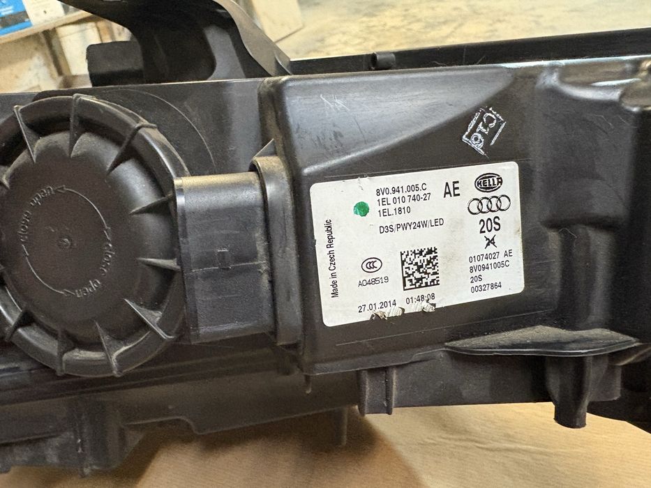 Vand far Audi A3 8V 2014 Bixenon