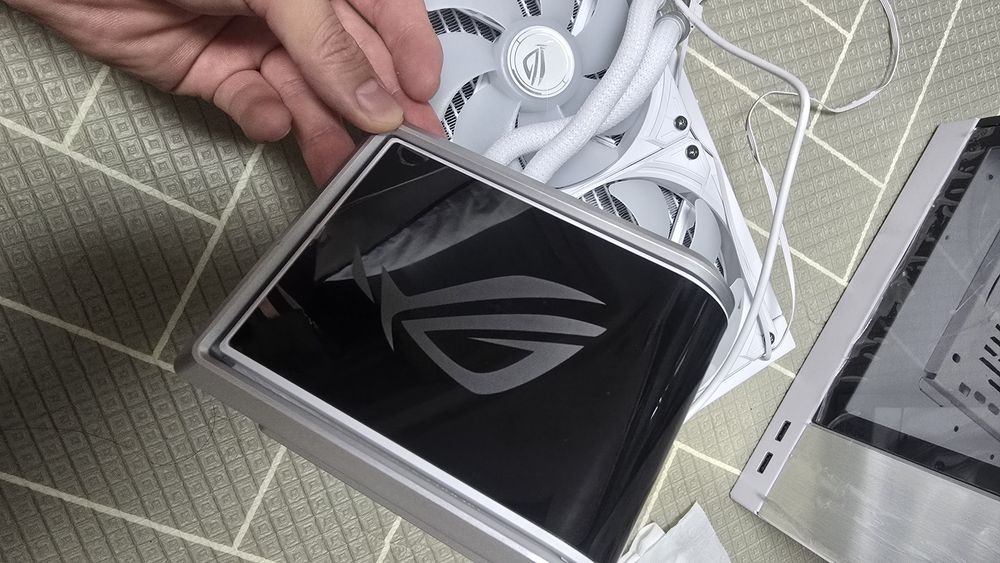Продам Asus rog ryuo 4 CLS 360 ARGB