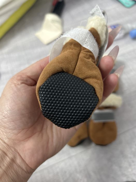 Продам сапожки для собачки