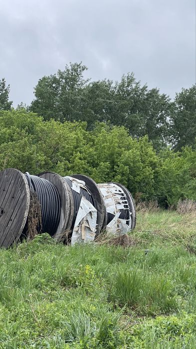 Лотки, Кабели, Муфты, Изоляторы, Плиты и др. эл.тех. продукция