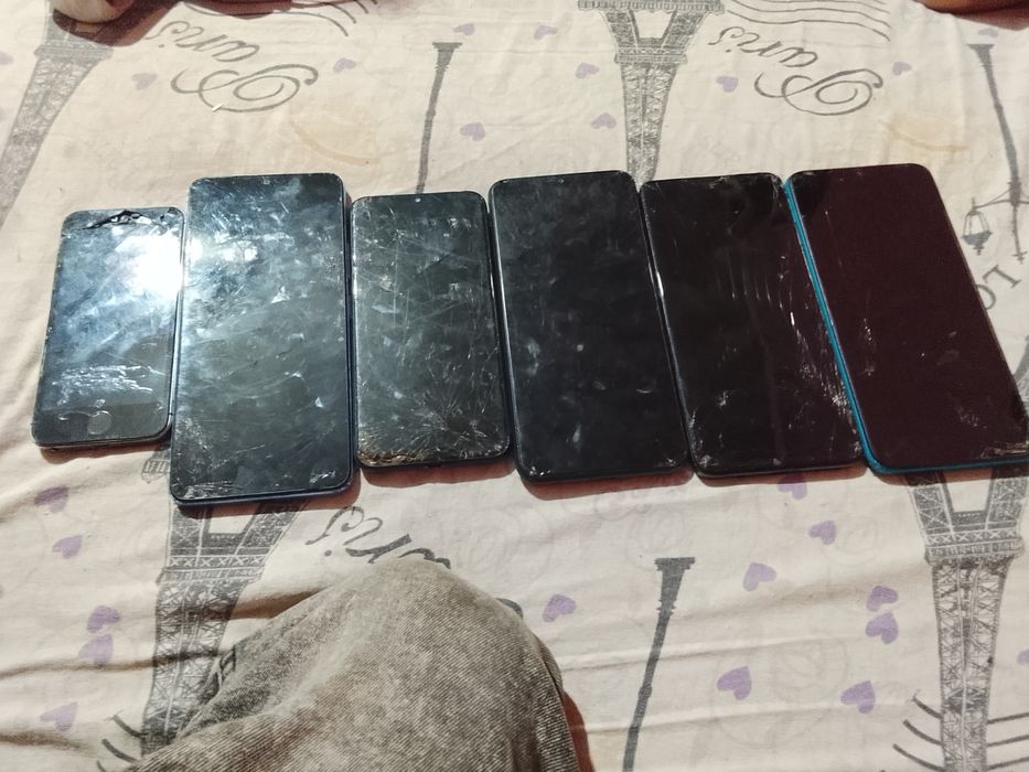 Telefoane multe unele funcționale