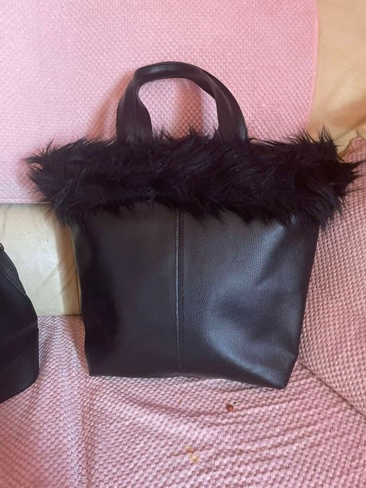 Кожена чанта Guess и подарък към нея още една зимна кожена чанта