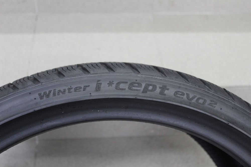 285/30-22 Hankook зимна гума