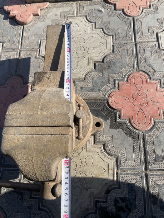 Тиски советские большие