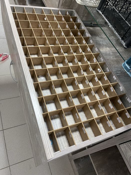 Продам витрины состояние новых