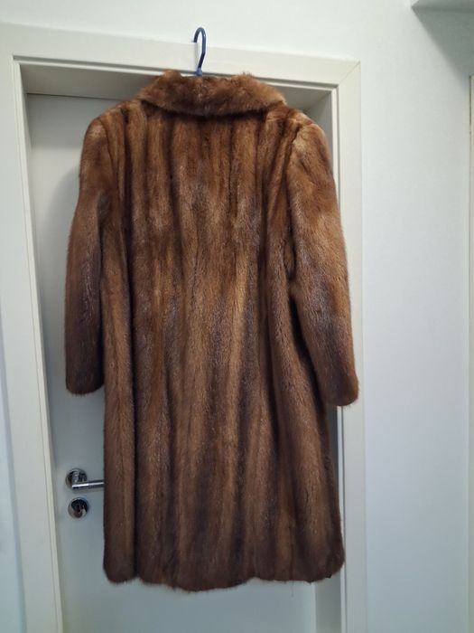 Haina blana lunga de  nurca