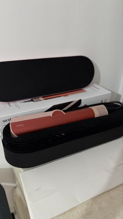 Продам Dyson Airstrait