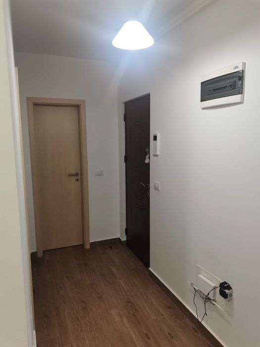 ÎNCHIRIEZ apartament 2 camere ZONA Tractoru - CORESI - LUX DIVINA