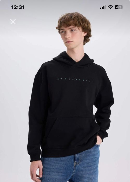 Суичър с качулка