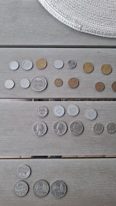 Vând monede românești vechi de 1 ban, 2 bani, 5 bani din 1951. Am si din perioada comunista, plus dinari si forinti foarte vechi. începând cu anul