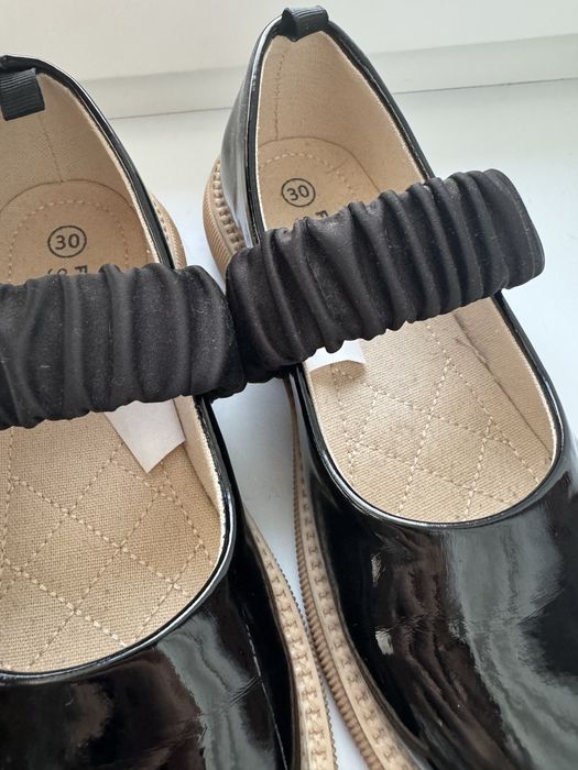 Продам туфли для девочек