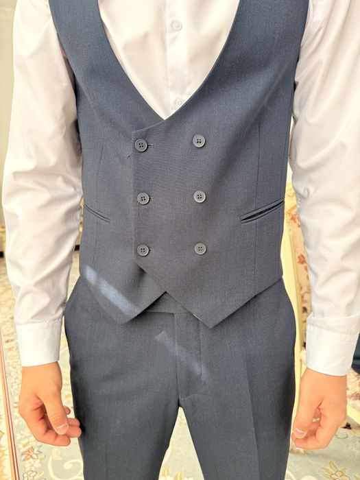 Мужской костюм (тройка)