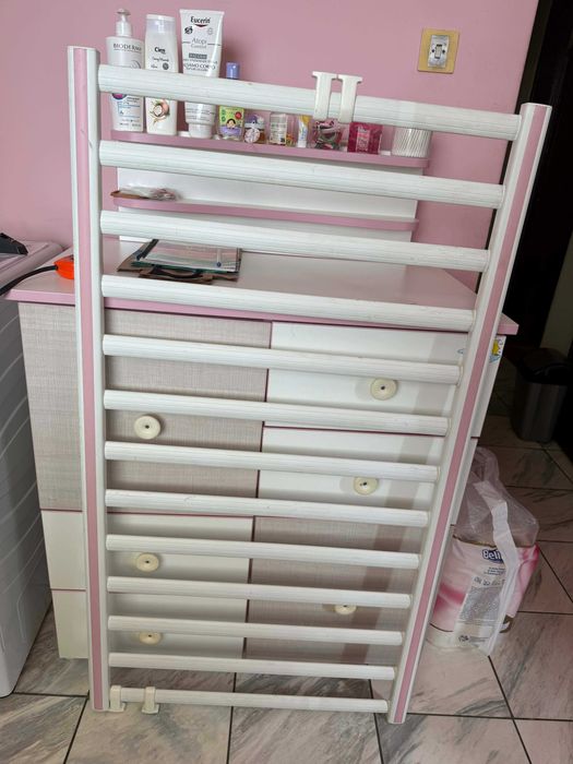 ЛЕГЛО И ШКАФ С ПОВИВАЛНИК