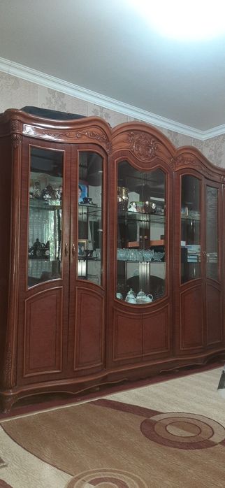 Стенка мебел сотилади
