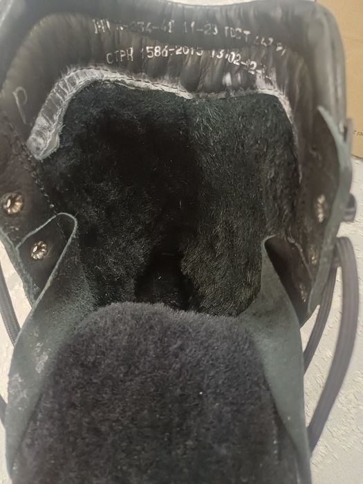 Продам зимний берцы 41 размера