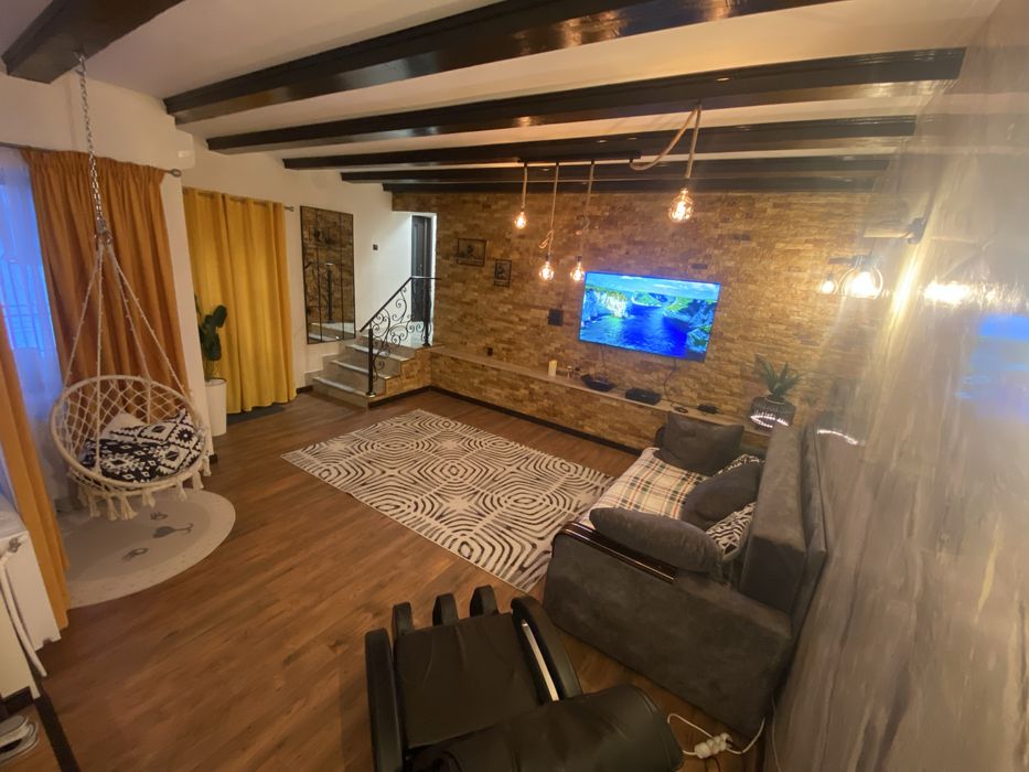 Casa Denis Huneodara De Vanzare