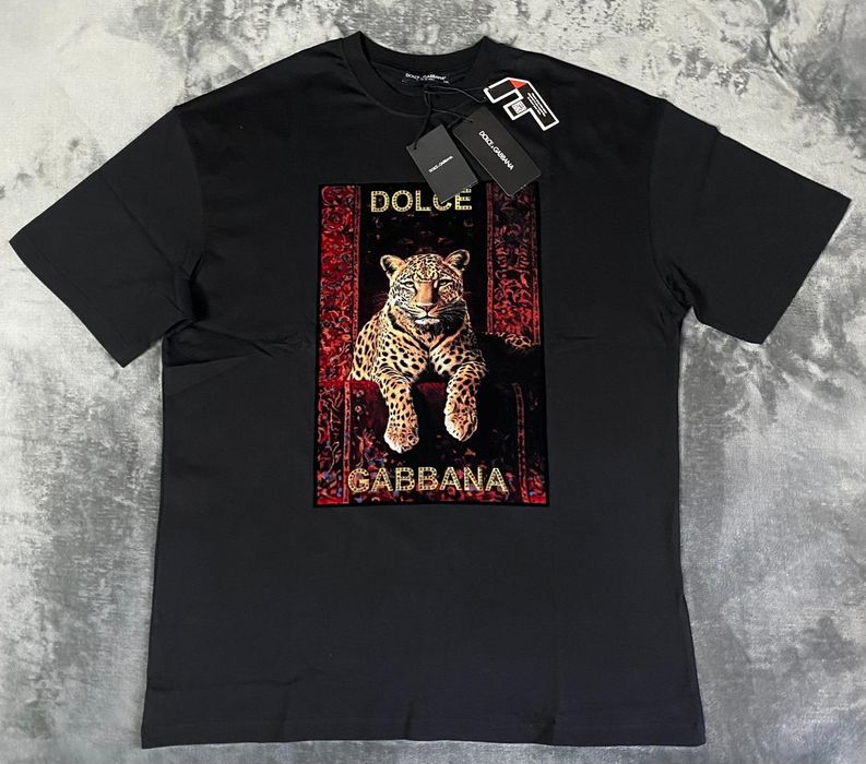 Vand tricou nou de barbati