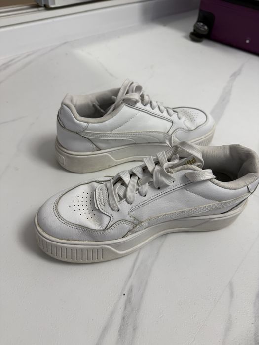 Adidasi Puma cu talpa inalta marimea 41. 26,5 cm