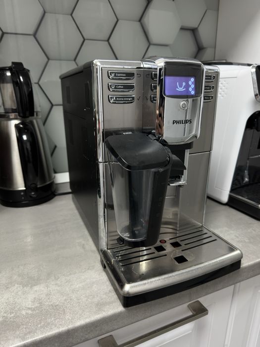 Expresor automat Philips EP5530 LatteGo