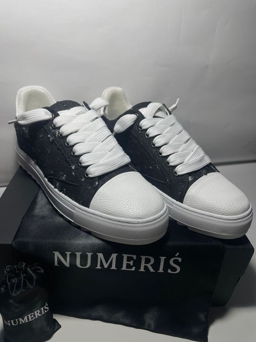 Продам кроссовки