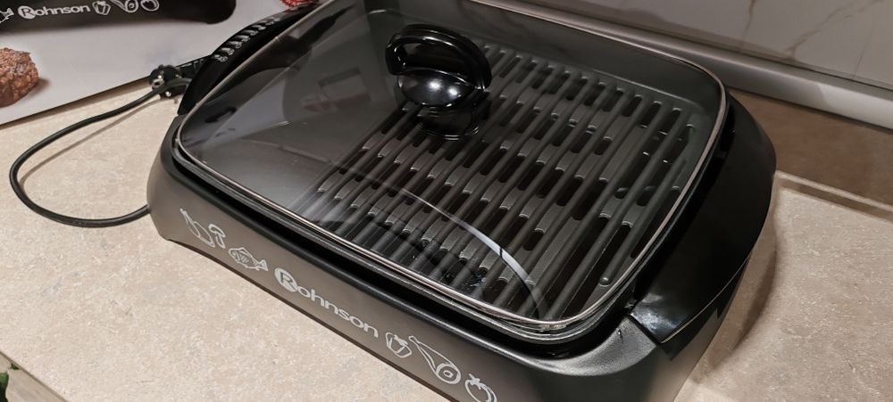 Grill / grătar electric Rohnson R250, 2200 W cu capac