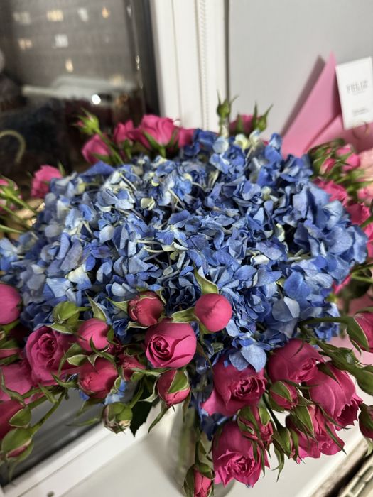 Цветы вчера подарили свежие