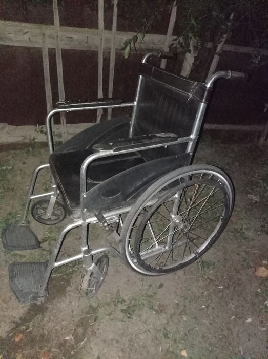 Продаю инвалидную коляску