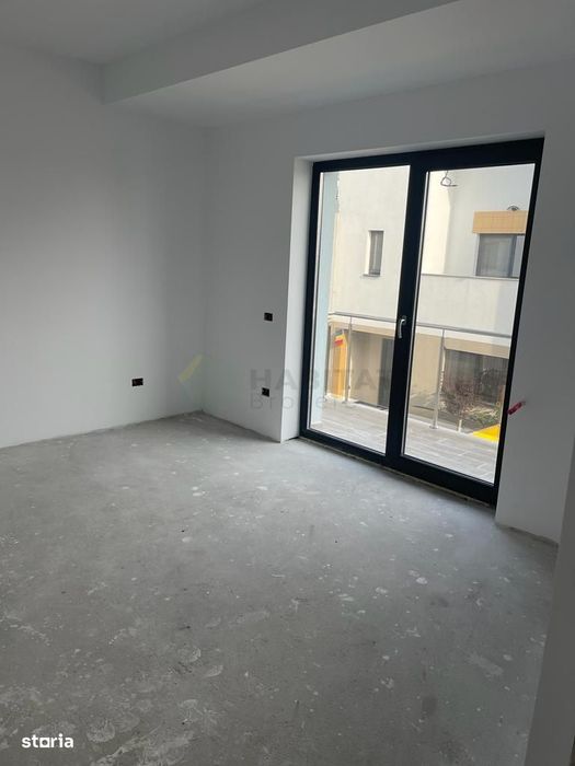 Vilă spațioasă Tunari | Curte mare | Complex închis