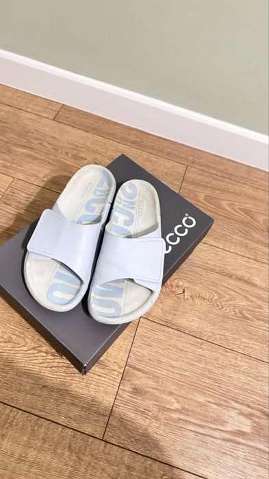 Шлепанцы. Летние фиоменные шлепанцы.