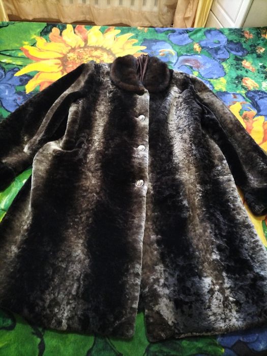 Продам шубу из Мутона