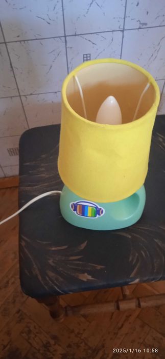 Лампа настолна работеща