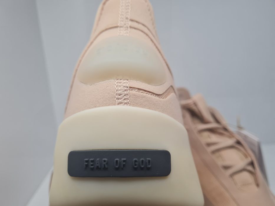 Маратонки Adidas X Fear of God

Чисто нови с кутия.

Размер 42 2/3 стелка 27 см.
Размер 43 1/3 стелка 27.5 см.

Цена 95 евро.