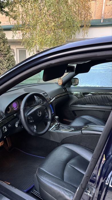 Mercedes Benz W211 E55 AMG Tanzanite Blue Met