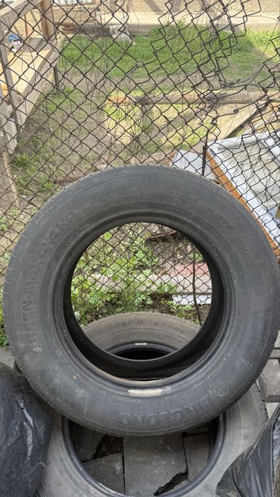 Продам шины 245/65/17