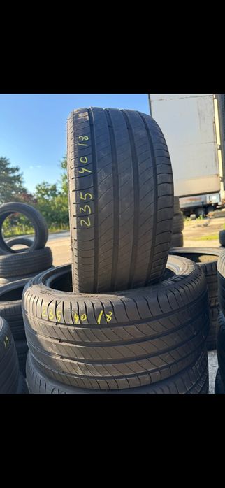 235 40 18 Michelin