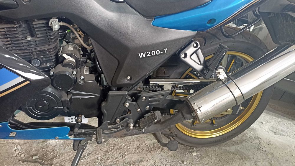 Пистов мотор чисто нов