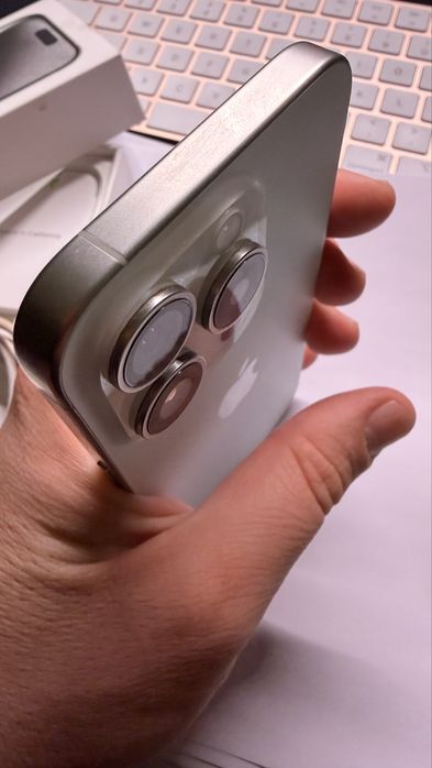 Apple iPhone 15 Pro 128GB - White Titanium