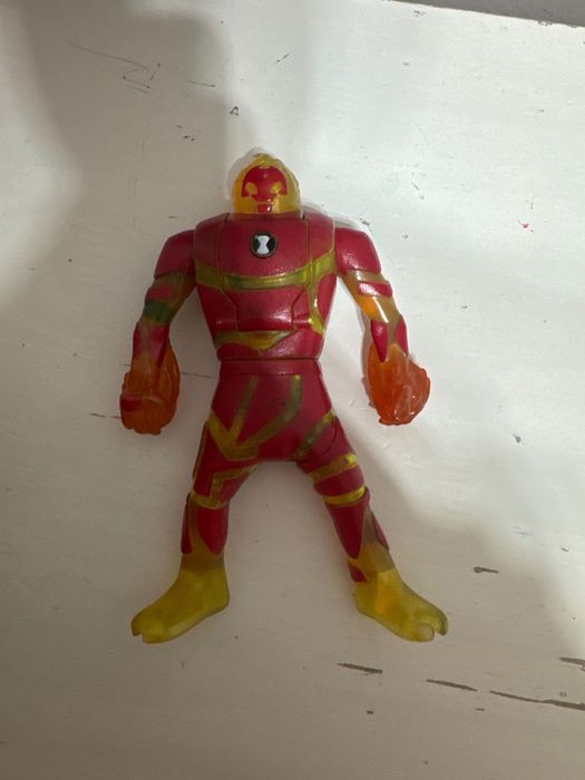 Игрушка Бен 10 (Огненный шар)