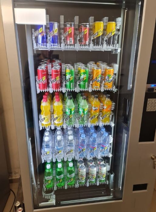 Вендинг автомати за пакетирани закуски и студени напитки