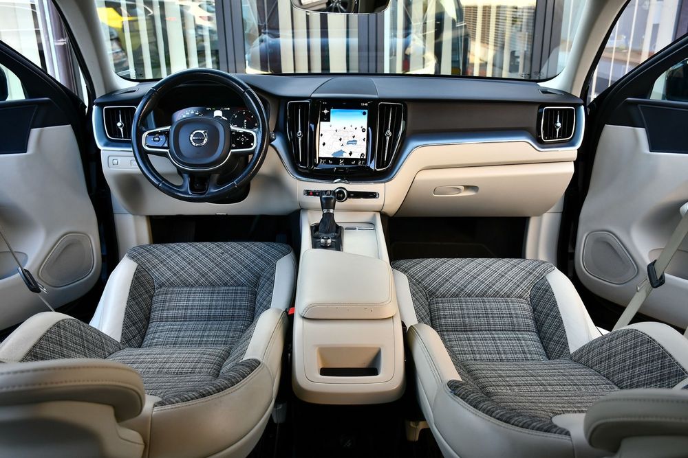 Volvo Xc 60 Momentul 2017 AWD Auto