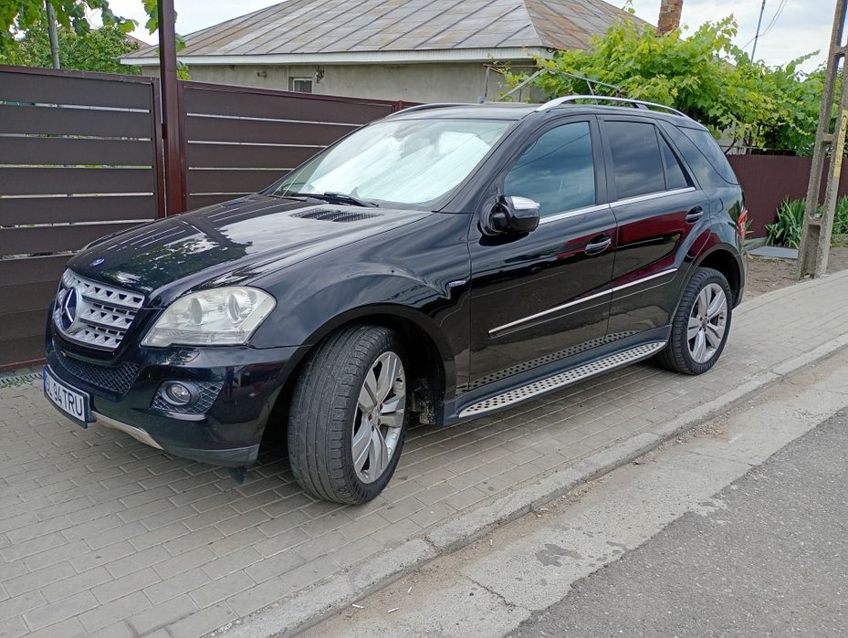 Vând ml300 an 2011