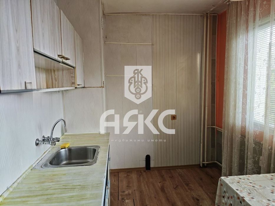 Продава се Тристаен апартамент в София, Разсадника - 65 кв.м за 2385 €/кв.м - Снимка #1