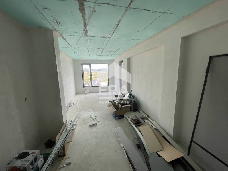 Продажба на тристаен апартамент