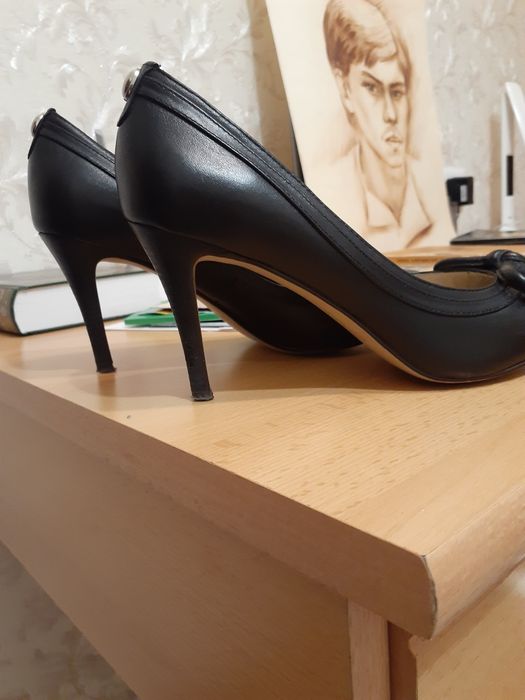 Женские кожаные туфли