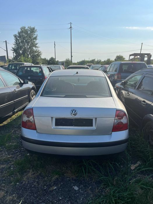 Dezmembrez VW Volkswagen Passat B5.5 berlina gri argintiu 1,9 TDI 2002
