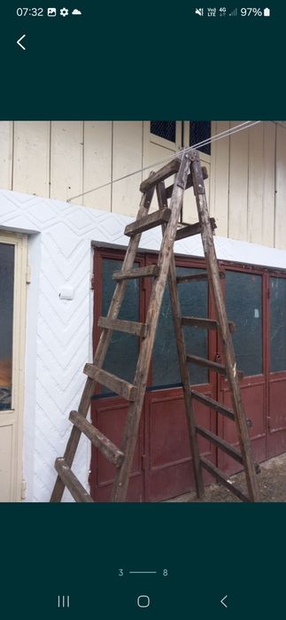 Scara mare in 2 parti lemn.