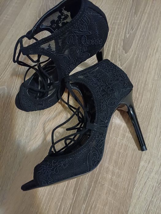 Sandale deosebite Next